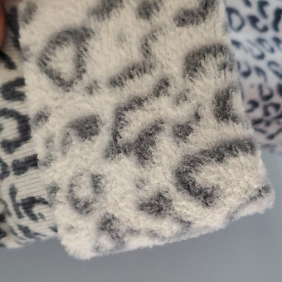 Victoria's Secret Robe - Picture 5 of 12